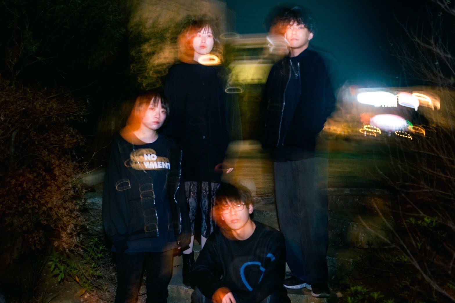 「【in sea hole】濁った暮らしと守り抜きたい優しき園。1stEP『月に泳ぐ』全曲ライナーノーツ」のアイキャッチ画像